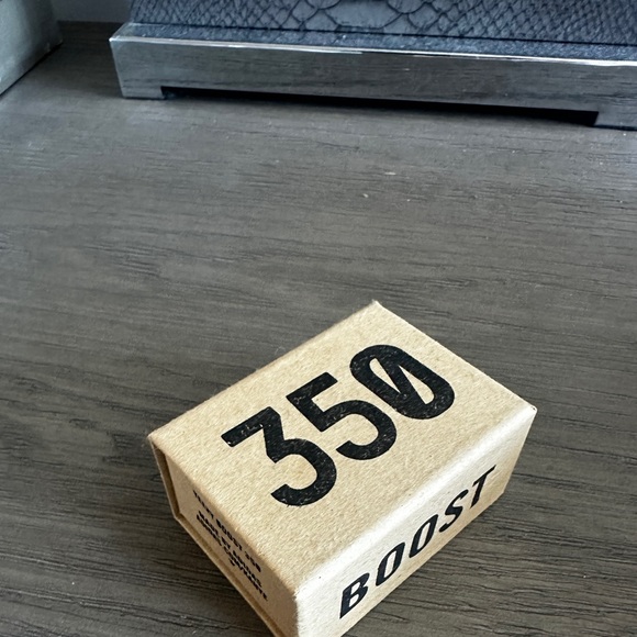 Yeezy Boost 350 Miniature Collectors Figurine Gray Black White Zebras - Picture 6 of 6